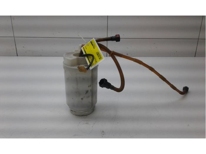 Gebruikte Tank element Pomp Porsche Cayenne (9PA) 4.8 V8 32V GTS Prijs € 94,50 Margeregeling aangeboden door Wessel Parts & Service B.V.
