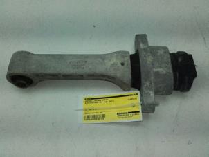 Gebruikte Versnellingsbak Steun Kia Sportage (QL) 1.7 CRDi 115 16V 4x2 Prijs € 39,00 Margeregeling aangeboden door Wessel Parts & Service B.V.