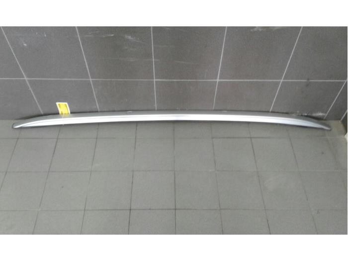 Roofrail rechts van een Kia Sportage (QL) 1.6 GDI 132 16V 4x2 2020