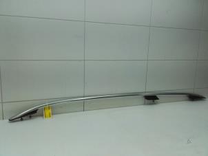 Gebruikte Dakrail links Mercedes ML III (166) 3.0 ML-350 BlueTEC V6 24V 4-Matic Prijs € 149,00 Margeregeling aangeboden door Wessel Parts & Service B.V.