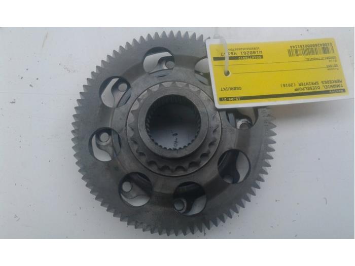 Gebruikte Tandwiel dieselpomp Mercedes Sprinter 3,5t (906.63) 313 CDI 16V Prijs € 93,45 Margeregeling aangeboden door Wessel Parts & Service B.V.