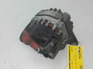 Gebruikte Dynamo Nissan Micra (K12) 1.2 16V Prijs € 59,00 Margeregeling aangeboden door Wessel Parts & Service B.V.