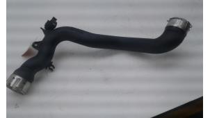 Gebruikte Intercooler Buis Opel Astra K Sports Tourer 1.4 Turbo 12V Prijs € 59,00 Margeregeling aangeboden door Wessel Parts & Service B.V.