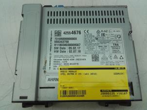 Gebruikte Radio module Opel Astra K Sports Tourer 1.6 CDTI 110 16V Prijs € 299,00 Margeregeling aangeboden door Wessel Parts & Service B.V.