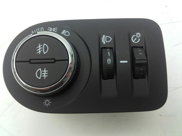 OPEL Astra K (2015-2021) Headlight Switch Control Unit 39050757 17334325