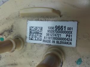 Gebruikte Brandstofpomp Elektrisch Opel Astra K Sports Tourer 1.6 CDTI 110 16V Prijs € 79,00 Margeregeling aangeboden door Wessel Parts & Service B.V.