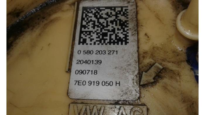 Gebruikte Tank element Pomp Volkswagen Transporter T6 2.0 TDI Prijs € 93,45 Margeregeling aangeboden door Wessel Parts & Service B.V.