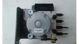 Gebruikte ABS Pomp Ssang Yong Musso Grand 2.2e-XDi 4x4 Prijs € 299,00 Margeregeling aangeboden door Wessel Parts & Service B.V.