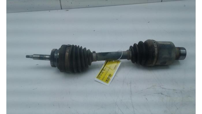 Gebruikte Aandrijfas links-voor Ssang Yong Musso Grand 2.2e-XDi 4x4 Prijs € 313,95 Margeregeling aangeboden door Wessel Parts & Service B.V.