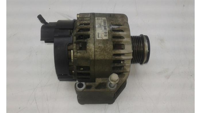 Dynamo van een Fiat Doblo (263) 1.3 D Multijet Euro 4 2010