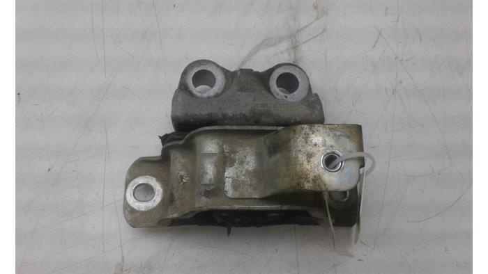 Gebruikte Motorrubber Fiat Doblo (263) 1.3 D Multijet Euro 4 Prijs € 47,25 Margeregeling aangeboden door Wessel Parts & Service B.V.