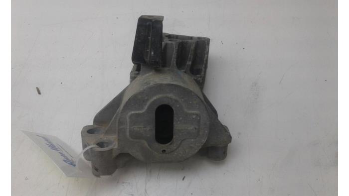 Gebruikte Motorrubber Fiat Doblo (263) 1.3 D Multijet Euro 4 Prijs € 47,25 Margeregeling aangeboden door Wessel Parts & Service B.V.