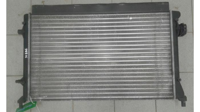 Gebruikte Radiateur Volkswagen Golf VI (5K1) 1.4 16V Prijs € 93,45 Margeregeling aangeboden door Wessel Parts & Service B.V.