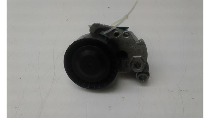 Gebruikte Spanrol Multiriem Skoda Fabia III (NJ3) 1.2 TSI 16V Prijs € 40,95 Margeregeling aangeboden door Wessel Parts & Service B.V.