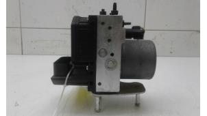 Gebruikte ABS Pomp Volkswagen Phaeton (3D) 6.0 W12 48V 4Motion Prijs € 129,00 Margeregeling aangeboden door Wessel Parts & Service B.V.