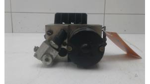 Gebruikte ABS Pomp Mercedes S (W220) 3.2 S-320 CDI 24V Prijs € 49,00 Margeregeling aangeboden door Wessel Parts & Service B.V.