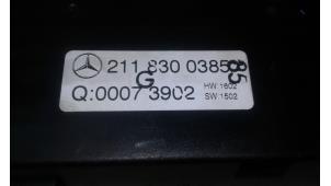 Gebruikte Kachel Bedieningspaneel Mercedes E (W211) 2.2 E-220 CDI 16V Prijs € 45,00 Margeregeling aangeboden door Autobedrijf G.H. Wessel B.V.