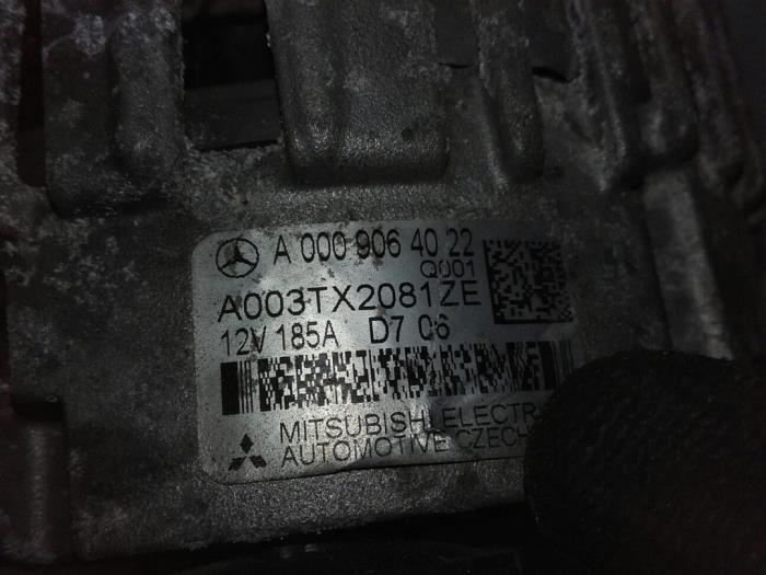 Dynamo van een Mercedes-Benz Vito (447.6) 1.6 111 CDI 16V 2017