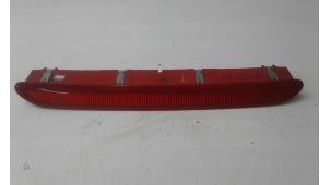 Gebruikte Extra Remlicht midden Volkswagen Passat Variant (3C5) 2.0 Blue TDI 16V Prijs € 39,00 Margeregeling aangeboden door Wessel Parts & Service B.V.