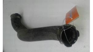 Gebruikte Intercooler Slang Mercedes A (W176) 1.8 A-180 CDI 16V Autom. Prijs € 49,00 Margeregeling aangeboden door Wessel Parts & Service B.V.