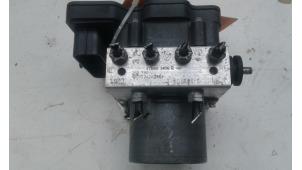 Gebruikte ABS Pomp Mercedes Citan (415.6) 1.5 109 CDI Prijs € 199,00 Margeregeling aangeboden door Wessel Parts & Service B.V.