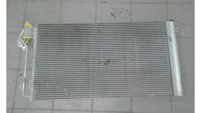 Gebruikte Airco Radiateur Volkswagen Transporter/Caravelle T5 1.9 TDi Prijs € 82,95 Margeregeling aangeboden door Wessel Parts & Service B.V.