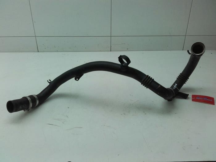 Gebruikte Intercooler Buis Opel Adam 1.0 Ecotec 12V SIDI Turbo Prijs € 61,95 Margeregeling aangeboden door Wessel Parts & Service B.V.
