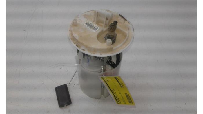 Gebruikte Tank element Pomp Opel Corsa E 1.4 16V Prijs € 61,95 Margeregeling aangeboden door Wessel Parts & Service B.V.