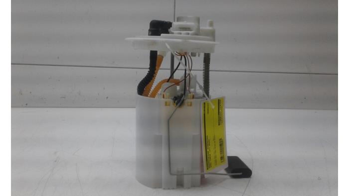 Gebruikte Tank element Pomp Opel Corsa E 1.4 Turbo 16V Prijs € 93,45 Margeregeling aangeboden door Wessel Parts & Service B.V.