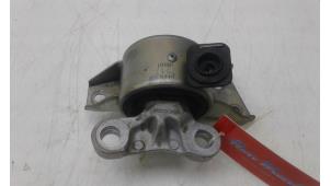 Gebruikte Motorsteun Opel Corsa E 1.4 Turbo 16V Prijs € 49,00 Margeregeling aangeboden door Wessel Parts & Service B.V.