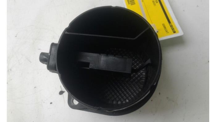 Gebruikte Luchthoeveelheidsmeter Volkswagen Tiguan (5N1/2) 2.0 TDI 16V 4Motion Prijs € 47,25 Margeregeling aangeboden door Wessel Parts & Service B.V.