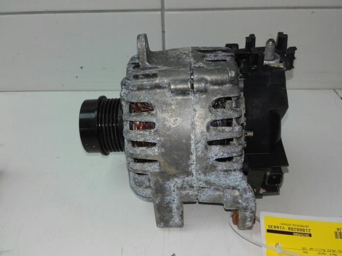 Gebruikte Dynamo Opel Astra K 1.2 Turbo 12V Prijs op aanvraag aangeboden door Wessel Parts & Service B.V.