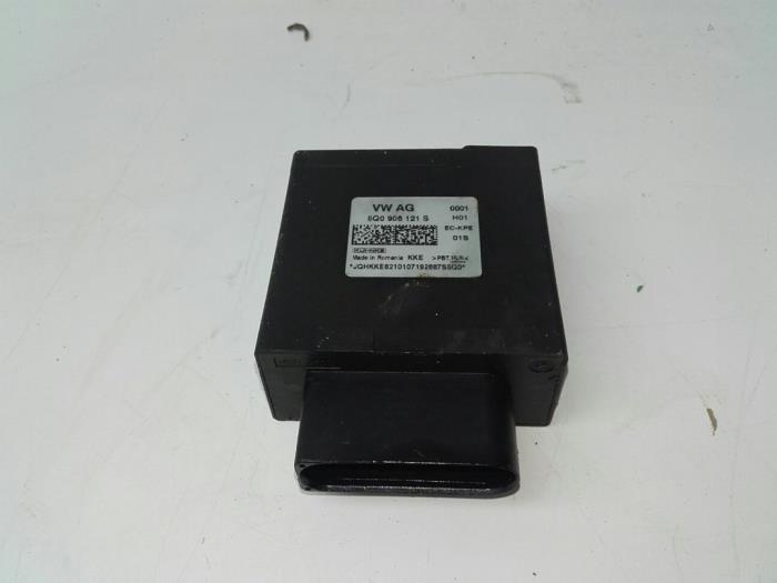 Gebruikte Brandstofpomp module Skoda Octavia Combi (NXAC) 2.0 TDI GreenTec 16V Prijs € 51,45 Margeregeling aangeboden door Wessel Parts & Service B.V.