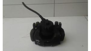 Gebruikte Remklauw (Tang) rechts-voor Renault Grand Scénic III (JZ) 1.5 dCi 110 Prijs € 79,00 Margeregeling aangeboden door Wessel Parts & Service B.V.