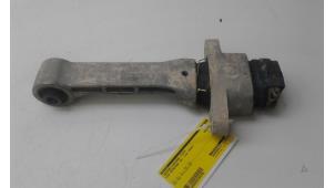 Gebruikte Versnellingsbak Steun Kia Sportage (QL) 1.6 T-GDI 16V 4x2 Prijs € 39,00 Margeregeling aangeboden door Wessel Parts & Service B.V.