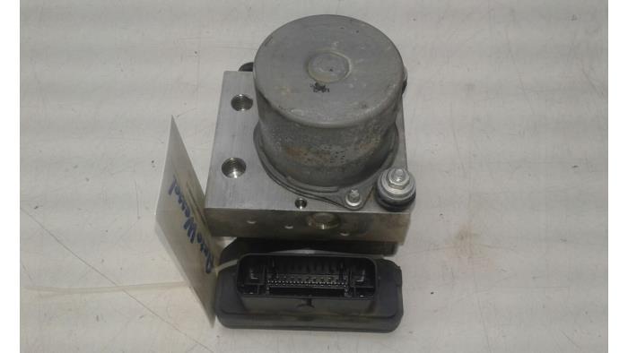 Gebruikte ABS Pomp Peugeot Boxer (U9) 2.0 BlueHDi 110 Prijs € 313,95 Margeregeling aangeboden door Wessel Parts & Service B.V.