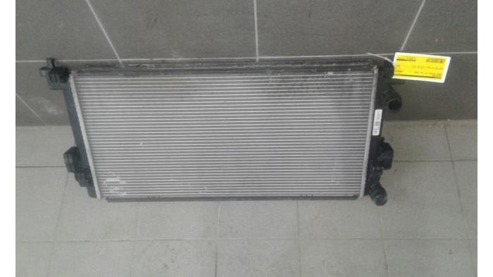 Gebruikte Radiateur Skoda Octavia Combi (5EAC) 1.2 TSI 16V Prijs € 103,95 Margeregeling aangeboden door Wessel Parts & Service B.V.