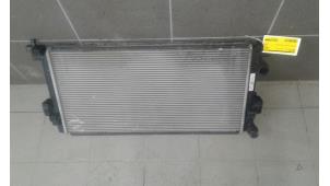 Gebruikte Radiateur Skoda Octavia Combi (5EAC) 1.2 TSI 16V Prijs € 99,00 Margeregeling aangeboden door Wessel Parts & Service B.V.