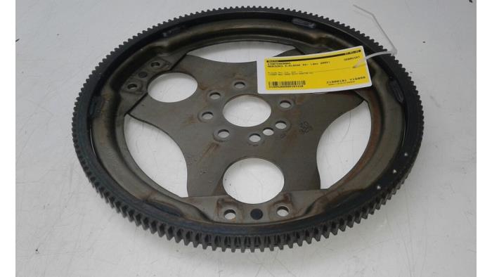 Gebruikte Starterkrans Mercedes E (W211) 5.0 E-500 V8 24V Prijs € 68,25 Margeregeling aangeboden door Wessel Parts & Service B.V.
