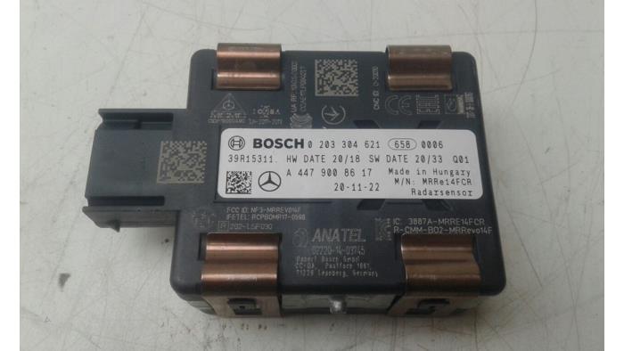 Gebruikte Radar sensor Mercedes V (447.8) EQV 300 Prijs € 313,95 Margeregeling aangeboden door Wessel Parts & Service B.V.