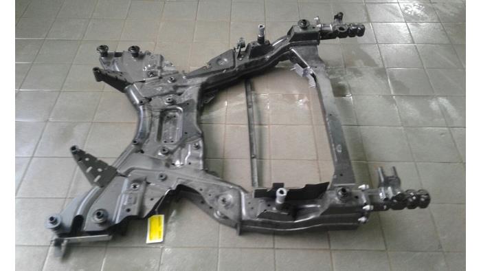 Gebruikte Subframe Mercedes EQV 300 Prijs € 418,95 Margeregeling aangeboden door Wessel Parts & Service B.V.