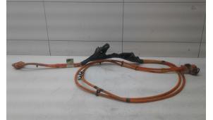Gebruikte HV kabel (hoog voltage) Skoda Superb Combi (3V5) 1.4 TSI iV 6V Prijs € 225,00 Margeregeling aangeboden door Autobedrijf G.H. Wessel B.V.