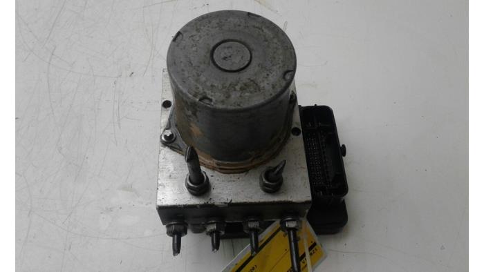 Gebruikte ABS Pomp Skoda Kamiq 1.6 TDI 16V Prijs op aanvraag aangeboden door Wessel Parts & Service B.V.