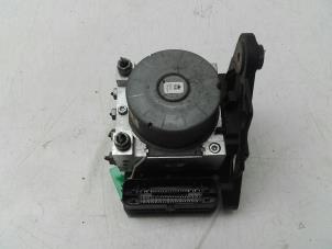 Gebruikte ABS Pomp Volkswagen Touran (5T1) 1.6 TDI SCR BlueMotion Technology Prijs € 199,00 Margeregeling aangeboden door Wessel Parts & Service B.V.