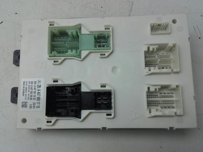 Gebruikte Comfort Module Mercedes EQV 300 Prijs € 229,85 Margeregeling aangeboden door Wessel Parts & Service B.V.