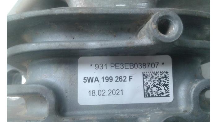 Motorrubber van een Skoda Superb Combi (3V5) 1.4 TSI iV 6V 2021