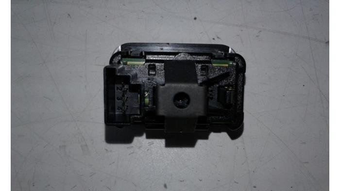 MERCEDES-BENZ CLA-Class C117 (2013-2016) Front Left Door Window Switch 2049058102 14725005