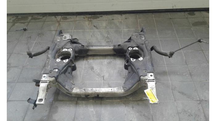 Gebruikte Subframe Mercedes S (222.0/222.1) 3.0 S-350 BlueTEC, S-350d 24V Prijs € 786,45 Margeregeling aangeboden door Wessel Parts & Service B.V.