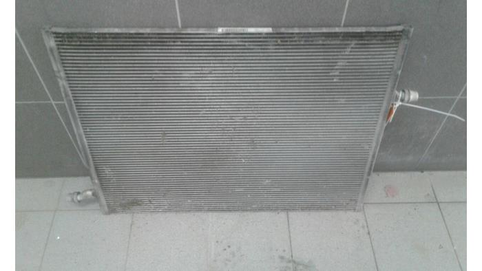 Gebruikte Radiateur Mercedes S (222.0/222.1) 3.0 S-350 BlueTEC, S-350d 24V Prijs € 156,45 Margeregeling aangeboden door Wessel Parts & Service B.V.