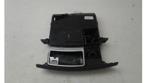 Gebruikte Opbergvak Mercedes S (222.0/222.1) 3.0 S-350 BlueTEC, S-350d 24V Prijs € 79,00 Margeregeling aangeboden door Wessel Parts & Service B.V.